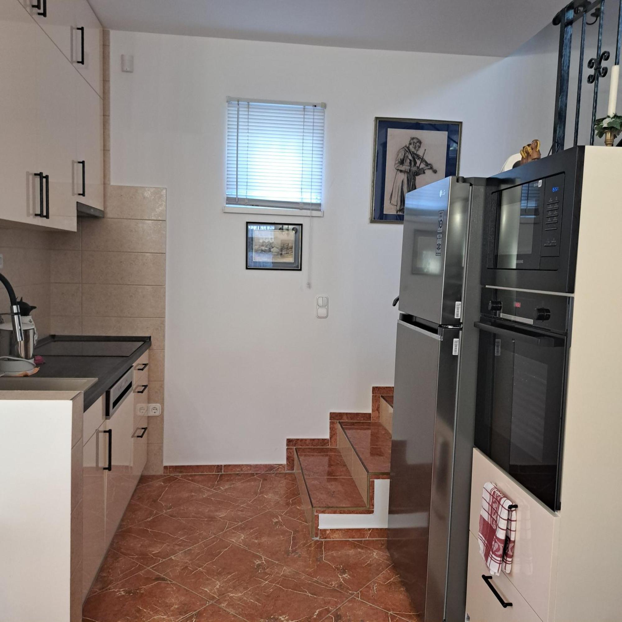 Tavirozsa Apartment Balatonfuzfo Luaran gambar