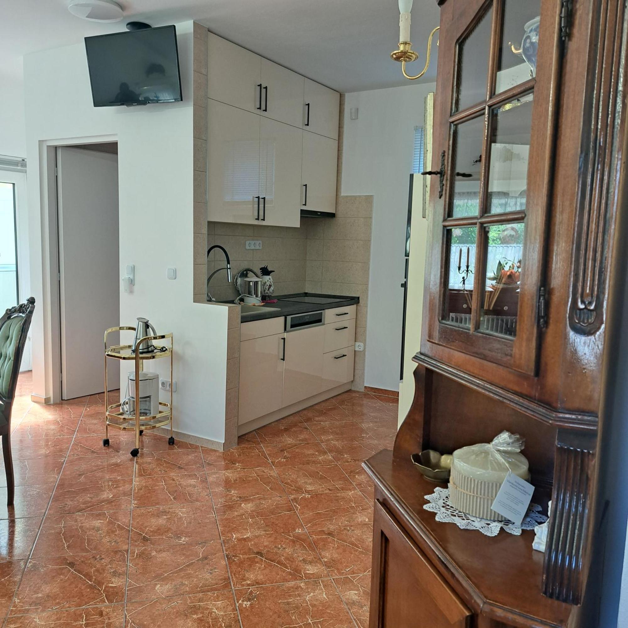 Tavirozsa Apartment Balatonfuzfo Luaran gambar
